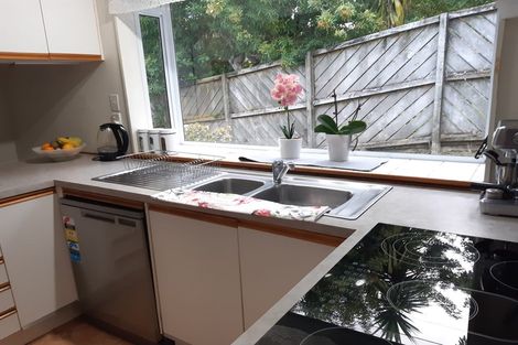 Photo of property in 2/16 Ronald Macken Place, Windsor Park, Auckland, 0632