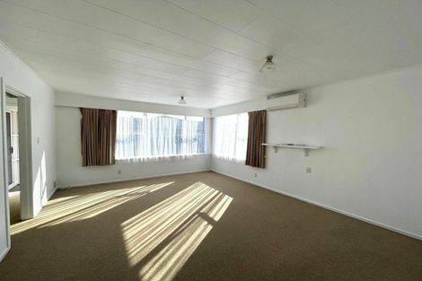 Photo of property in 2/154 Carrington Street, Lower Vogeltown, New Plymouth, 4310