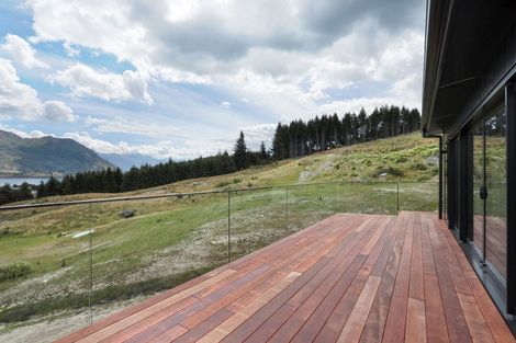 Photo of property in 13 Akitu Rise, Wanaka, 9305