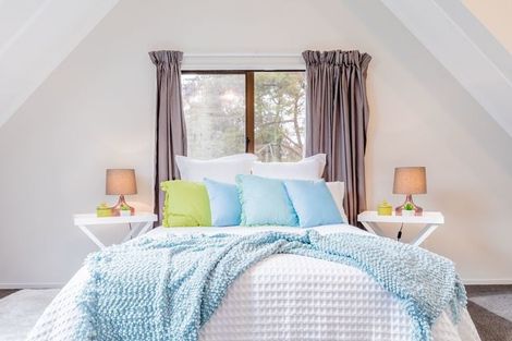 Photo of property in 2/120 Sunnyside Road, Sunnyvale, Auckland, 0612