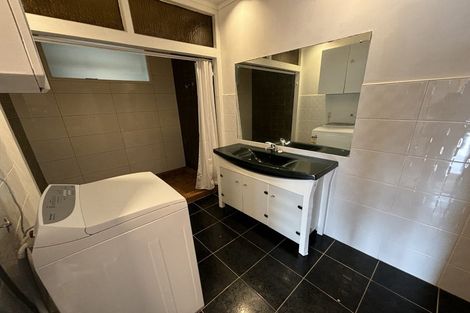 Photo of property in 53 Hawker Street, Mount Victoria, Wellington, 6011