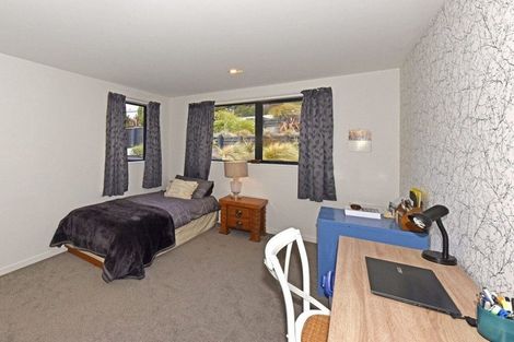 Photo of property in 3 Stoneyridge Close, Mount Pleasant, Christchurch, 8081