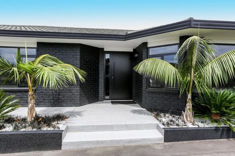 Photo of property in 24 Sackville Street, Fitzroy, New Plymouth, 4312