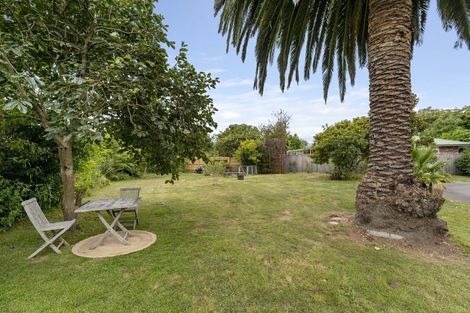 Photo of property in 298 Te Moana Road, Waikanae, 5036