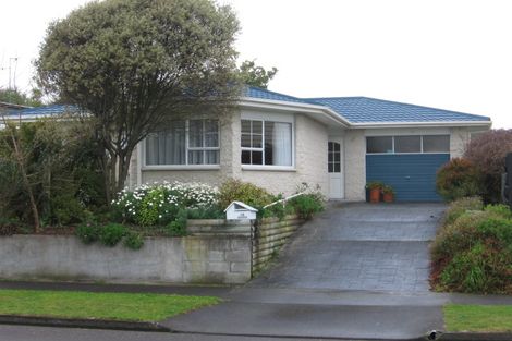 Photo of property in 2 Goodwyn Crescent, Hokowhitu, Palmerston North, 4410