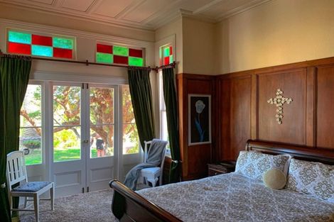 Photo of property in 5 Queen Street, Northcote Point, Auckland, 0627