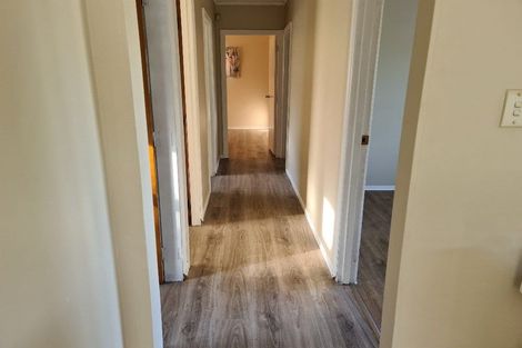 Photo of property in 13 Emirau Place, Glenfield, Auckland, 0629