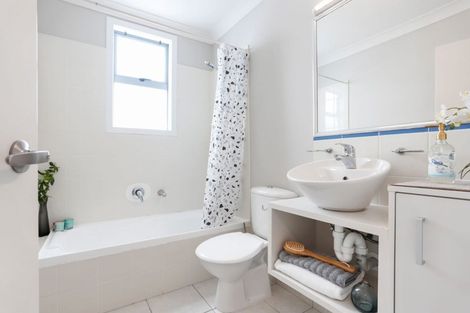 Photo of property in 9f Clearwater Cove, West Harbour, Auckland, 0618