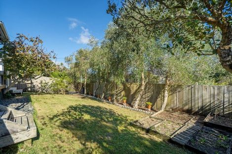 Photo of property in 1/78 Browns Bay Road, Rothesay Bay, Auckland, 0630