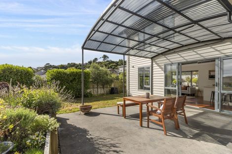 Photo of property in 4 Edington Grove, Churton Park, Wellington, 6037