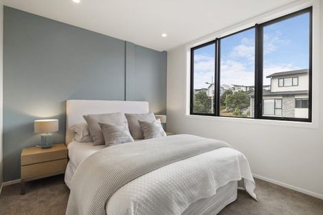 Photo of property in 2/19 Windlass Street, Long Bay, Auckland, 0630