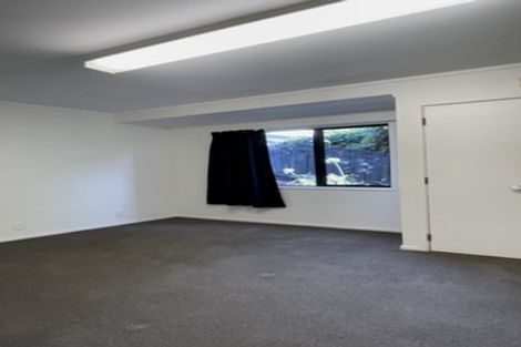 Photo of property in 2/5 Tahinga Street, Northcote, Auckland, 0627