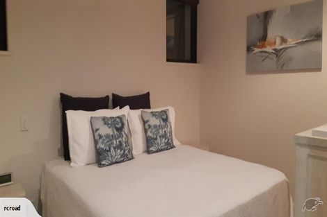 Photo of property in 2/6 Marine Parade, Mount Maunganui, 3116