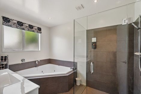 Photo of property in 50 Kelliher Drive, Wanaka, 9305