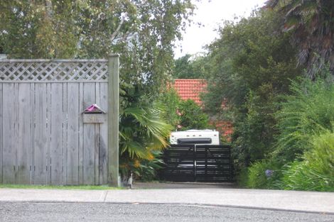 Photo of property in 2/64 Aberdeen Road, Campbells Bay, Auckland, 0620