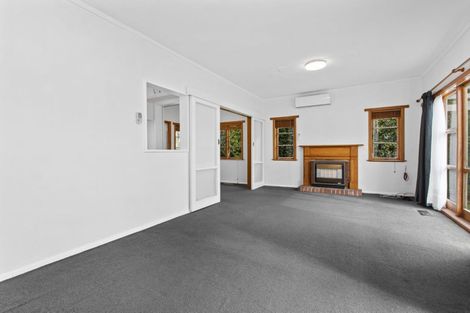 Photo of property in 16 Oxford Street, Fairfield, Hamilton, 3214