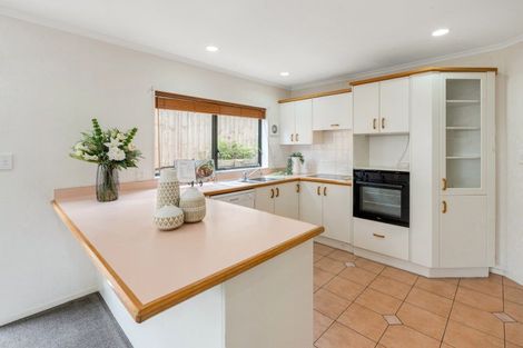 Photo of property in 1/47 Wiltshire Place, Somerville, Auckland, 2014