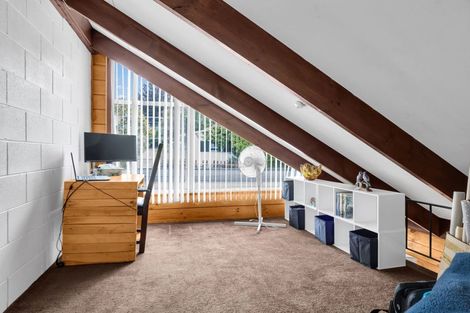 Photo of property in 100b Grand Vue Road, Kawaha Point, Rotorua, 3010