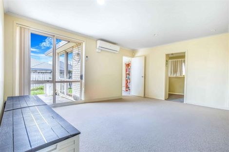 Photo of property in 6 Mckenzie Place, Rototuna North, Hamilton, 3210