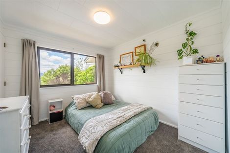 Photo of property in 14b Fenchurch Grove, Stokes Valley, Lower Hutt, 5019