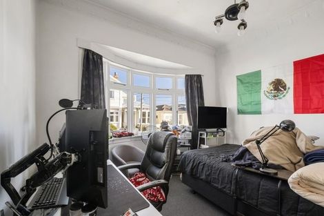 Photo of property in 11 Caroline Street, Mount Victoria, Wellington, 6011