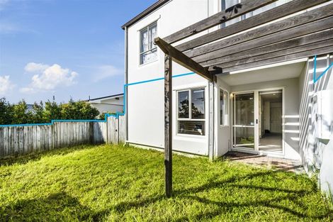 Photo of property in 2/57 Gladstone Road, Northcote, Auckland, 0627