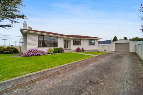 Photo of property in 17 Murray Avenue, Hawera, 4610