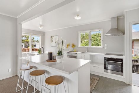 Photo of property in 1/2 Sunhaven Avenue, Glenfield, Auckland, 0629