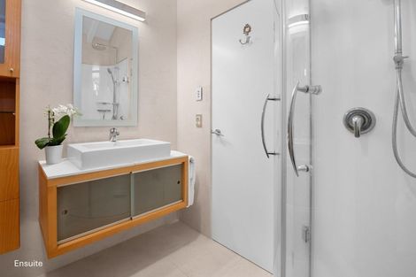 Photo of property in 19 Atarua Gardens, Waiatarua, Auckland, 0604