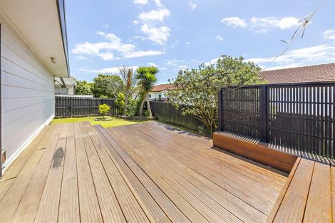 Photo of property in 3/13 Kirklow Place, Goodwood Heights, Auckland, 2105