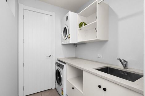 Photo of property in 145 Arataki Road, Havelock North, 4130