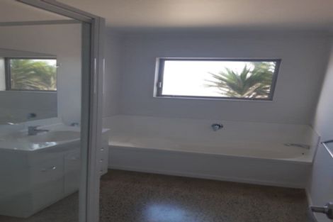 Photo of property in 25 Ocean View Rise, Ruakaka, 0116