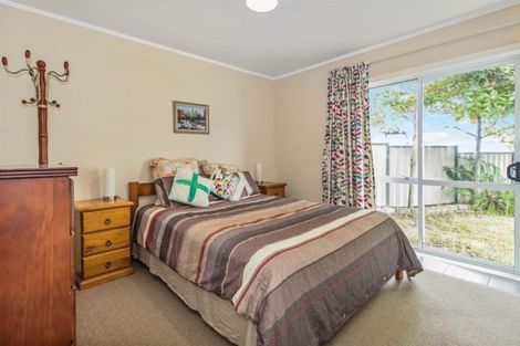 Photo of property in 81 Sturges Road, Henderson, Auckland, 0612