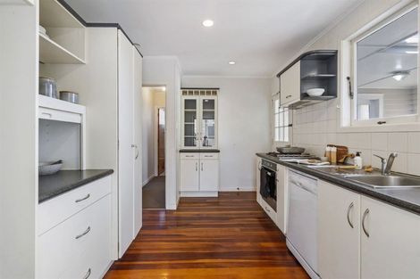 Photo of property in 11 Church Street, Northcote Point, Auckland, 0627