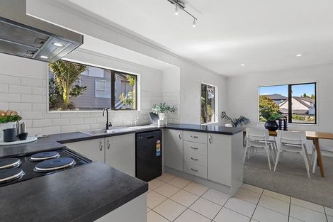 Photo of property in 64 Vintage Drive, Henderson, Auckland, 0612