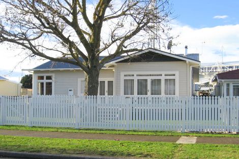 Photo of property in 121 Vigor Brown Street, Napier South, Napier, 4110