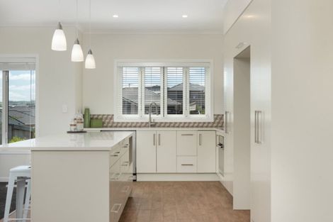 Photo of property in 320 Lakes Boulevard, Pyes Pa, Tauranga, 3112