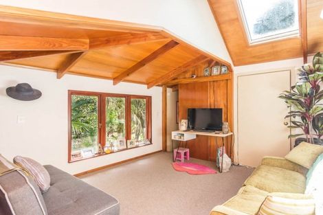 Photo of property in 36 Paturoa Road, Titirangi, Auckland, 0604