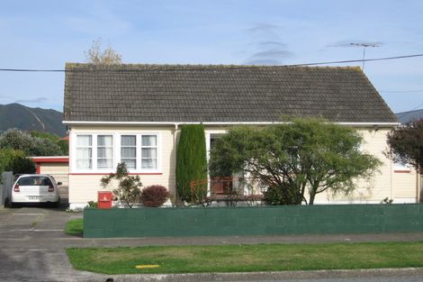 Photo of property in 6 Churton Crescent, Taita, Lower Hutt, 5011