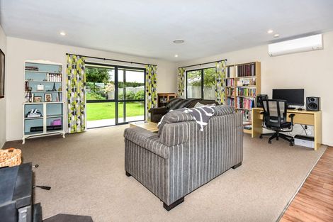 Photo of property in 21a Cross Street, Coalgate, 7673