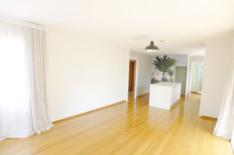 Photo of property in 42 Kervil Avenue, Te Atatu Peninsula, Auckland, 0610