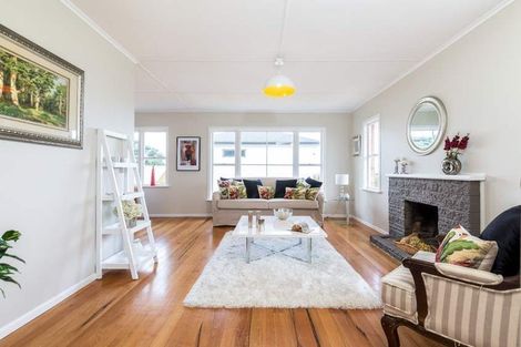 Photo of property in 215 Sunnynook Road, Wairau Valley, Auckland, 0627