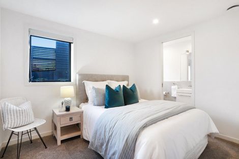 Photo of property in 1 Newhaven Terrace, Mairangi Bay, Auckland, 0630