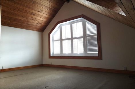 Photo of property in 5 Queen Street, Northcote Point, Auckland, 0627