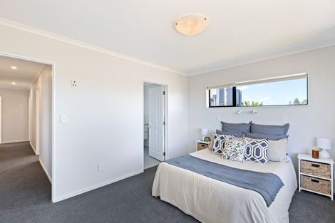 Photo of property in 47 Paynters Avenue, Strandon, New Plymouth, 4312