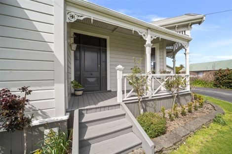 Photo of property in 10 Regent Street, Hawera, 4610