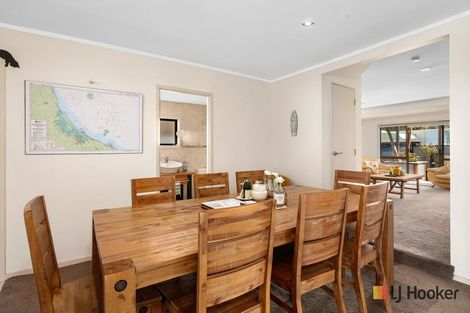 Photo of property in 28 Ocean View Road, Waihi Beach, 3611