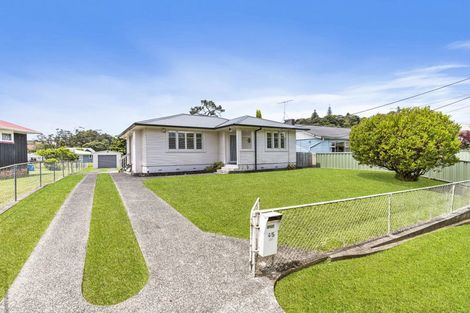 Photo of property in 45 Lauderdale Road, Birkdale, Auckland, 0626
