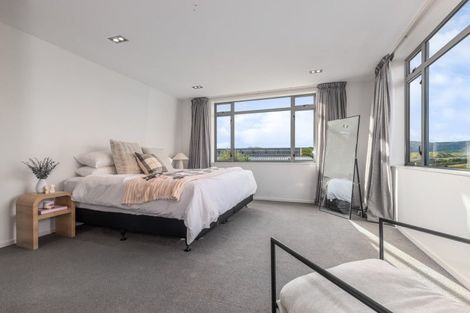 Photo of property in 35 Endeavour Drive, Whitby, Porirua, 5024