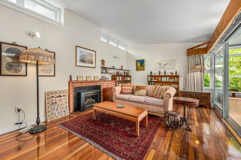 Photo of property in 42 Clifton Terrace, Fitzherbert, Palmerston North, 4410